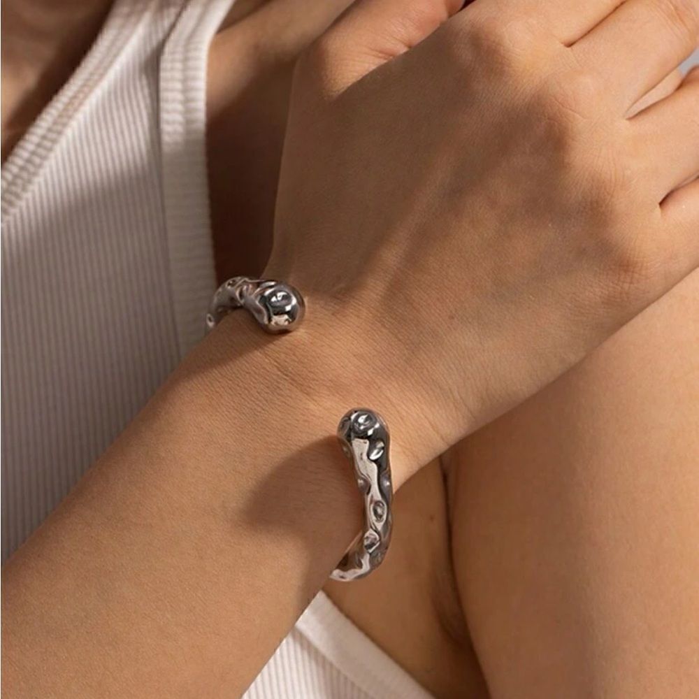 Minimalist silver bangle M325 - Picture 2 of 5